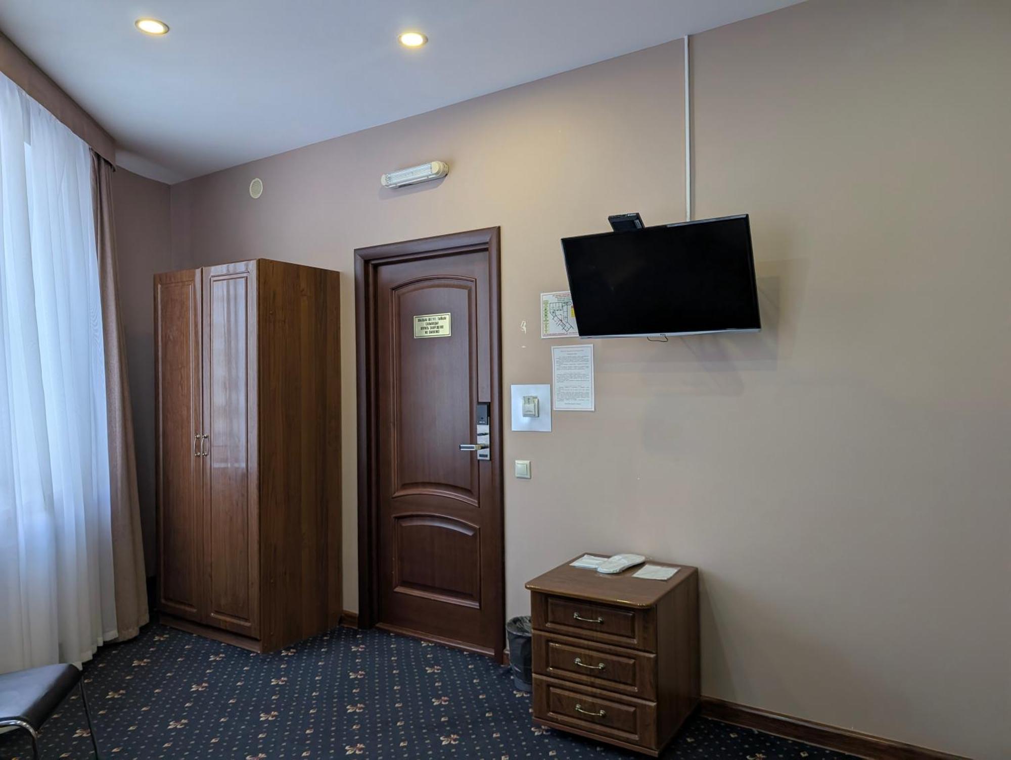 Victoria Hotel Oral Buitenkant foto